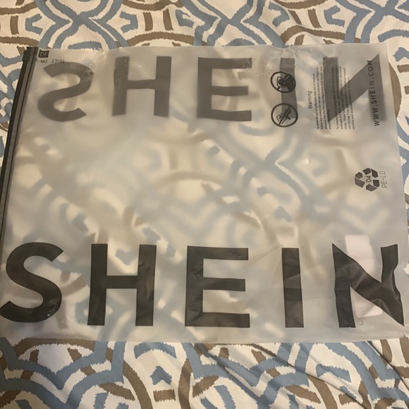 SHEIN crop top/shorts BNWT - Picture 7 of 9